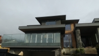 Side mount railing glass